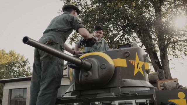 Der M3A2 Stuart - US Army Panzer & Besatzung erklärt! смотреть онлайн