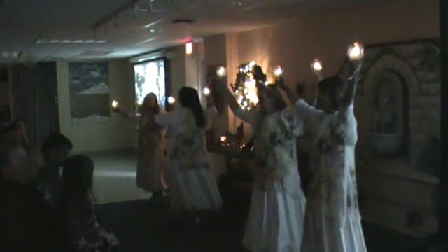 Christmas Candle Dance смотреть онлайн