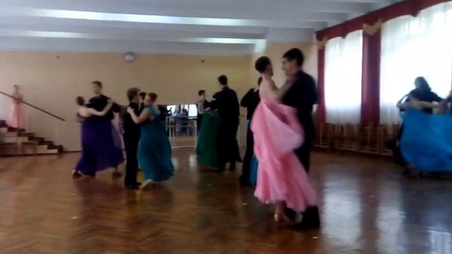 ВАЛЬС выпускников, школа № 212, Киев, 13.05.2015 смотреть онлайн