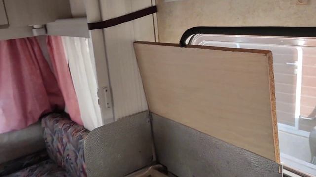 Обзор каравана CARAVELAIR 4 места 740 кг смотреть онлайн