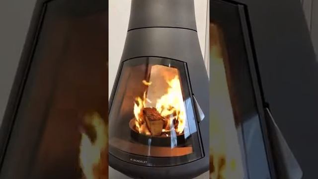 Подвесной камин Calista от JC Bordelet смотреть онлайн
