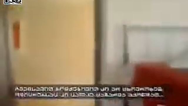 Русские солдаты грабят военную базу в Сенаки, август 2008 смотреть онлайн