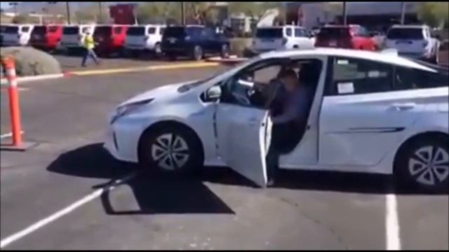 2016 Toyota Prius Surprise, AZ | Pre-Collision System Surprise, AZ смотреть онлайн