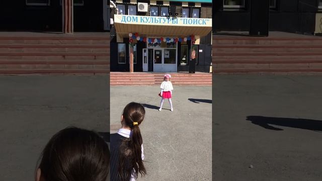 Arina Parenkina - sing a song 01/05/2016, location Russia, Tyumen смотреть онлайн