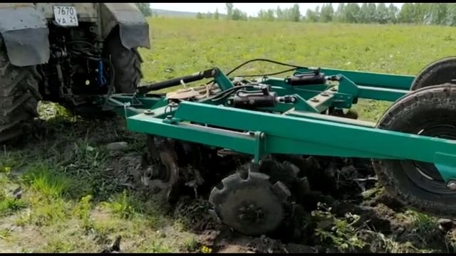 Борона БДМ 2 4х2П с катком для трактора МТЗ 80,МТЗ 82 (в Работе) смотреть онлайн