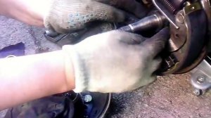 Меняем тормозные колодки в Оке