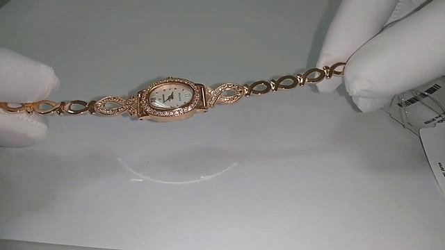 Золотые часы с бриллиантами на браслете. Видео от Амурский ювелирный завод. смотреть онлайн