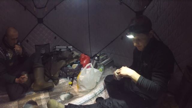 ЛЕСКА ТРЕЩИТ.ЛОВЛЯ ЛЕЩА НА ПОПЛАВОК 2021.РЫБАЛКА с НОЧЕВОЙ в ГЛУХОЗИМЬЕ в КОМФОРТЕ. смотреть онлайн