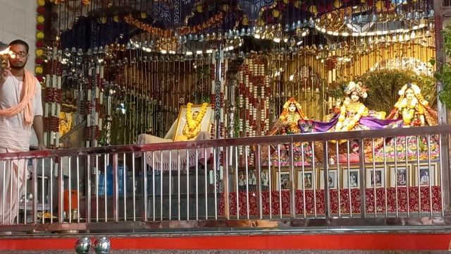 Дневное Арати Радха Кришна // Яшомати-Нандана // Джая Радха-Мадхава