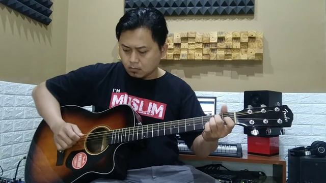 Fender CC-140SCE/SB смотреть онлайн