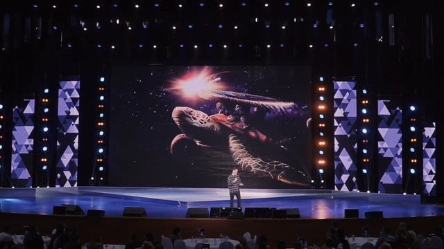 Границы нашего мира. Михаил Мухлыгин на сцене Crocus City Hall. смотреть онлайн