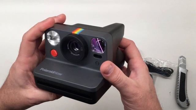 UNBOXING POLAROID NOW BLACK смотреть онлайн