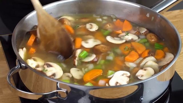 Super Creamy Chicken Noodle Skillet смотреть онлайн