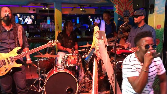 HyRyze Band at Mangos Tropical Cafe смотреть онлайн