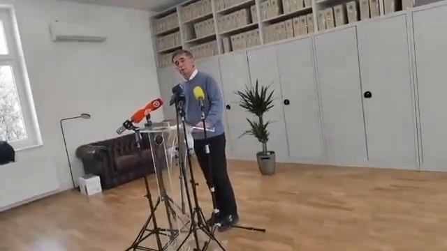 Milorad Pupovac odgovorio Milanoviću na izjave: Njegova kuća nije ni Hrvatska, kamoli Banija смотреть онлайн