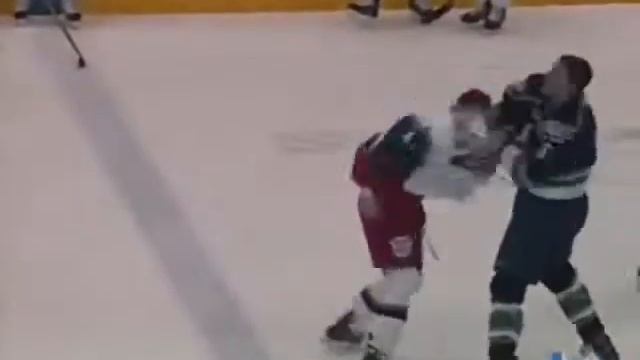 Hockeyfighters.cz Brett Gallant vs Benn Olson.wmv смотреть онлайн
