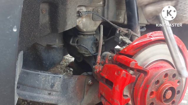 Volkswagen Tiguan. Замена задних тормозных дисков и колодок. смотреть онлайн