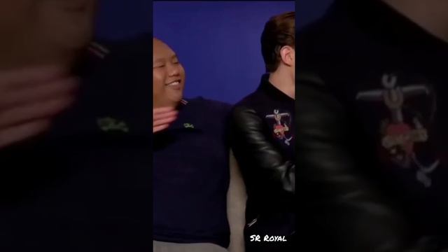 Tom holland flirts with zendaya meanwhile laura harrier..#short #tomholland #zendaya #funnyvideo смотреть онлайн