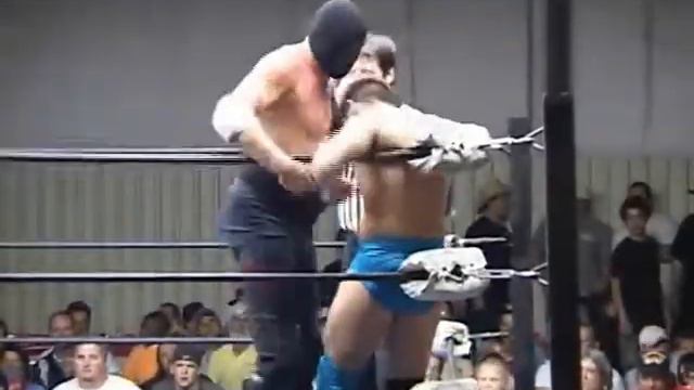 Brad Thomas vs. Scotty McKeever (as The Arsenal) смотреть онлайн