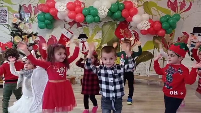 Коледа🎀Втора група, "Детство мое" смотреть онлайн