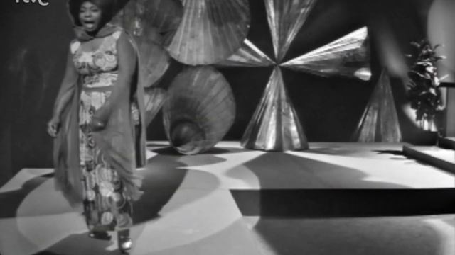 Donna Hightower - Perdida en la Ciudad / Back to Your Heart смотреть онлайн