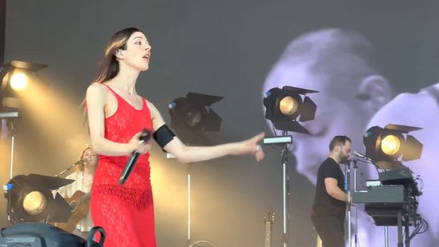 The 1975 - Oh Caroline (With Caroline Polachek) (Live In Cork, Ireland)