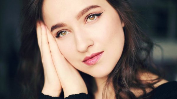 Маша Матвейчук - Любимая, спи... (стихотворение Евгения Евтушенко, музыка Ави Аветисян)