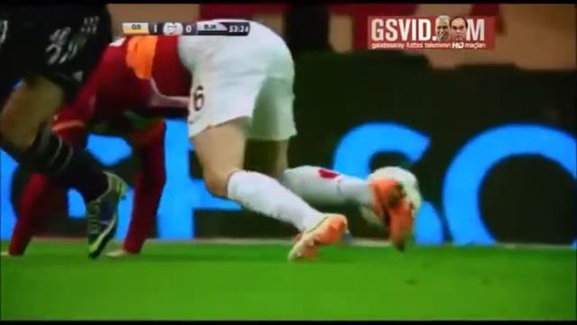An amazing fair play moment from Semih Kaya смотреть онлайн