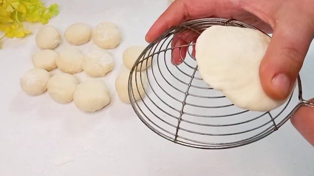 Se hai latte e un po'di farina fai questo dolce in 5 minuti ! Senza forno e neanche lievitazione#10 смотреть онлайн