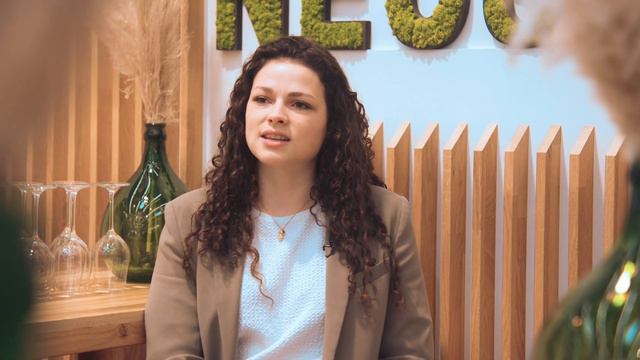Absolventin Katrin Lang im Interview | ProWein 2023 | Weincampus Neustadt (with subtitles) смотреть онлайн
