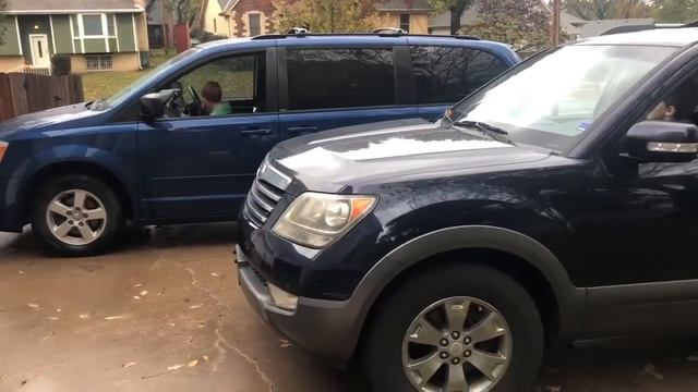 Dani’s Grand Caravan and Kia Borrego смотреть онлайн