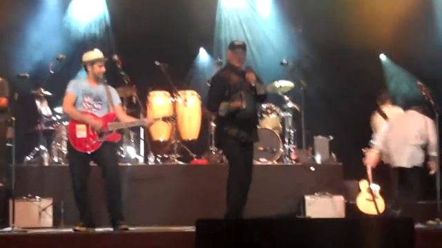 Beach Boys - " Summer Time Blues " With John Stamos Universal Studios 4/3/10 (HD) смотреть онлайн