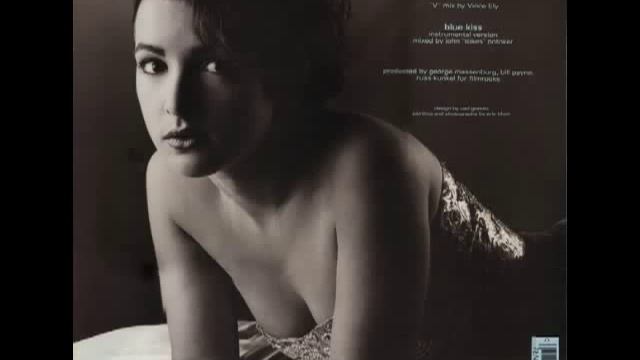Jane Wiedlin - Blue Kiss (12 extended dance version) - YouTube смотреть онлайн