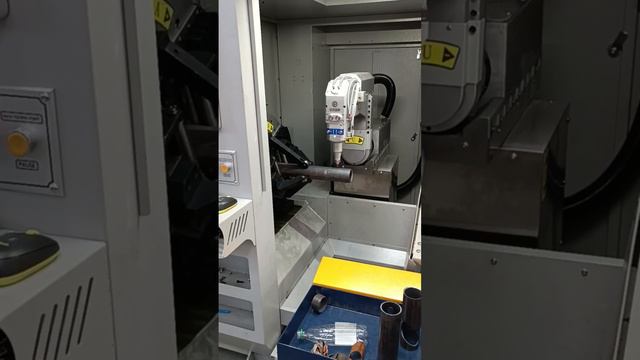 Резка труб клиента на лазерном станке LPC A16-C/3000 Raycus 5-Axis во время ПНР смотреть онлайн