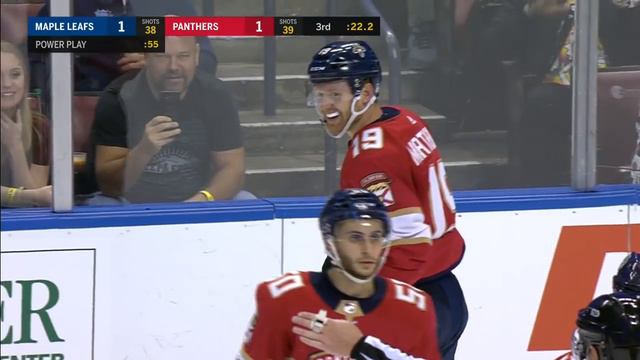 Nazem Kadri slams stick in penalty box, hits NHL official смотреть онлайн