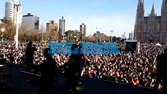 La Antorcha Olímpica recorrió la Ciudad y Plaza Moreno la recibió con una fiesta смотреть онлайн