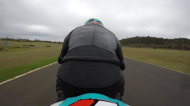 Piloto Luis Pimenta #11, a bordo da ZX10R! смотреть онлайн