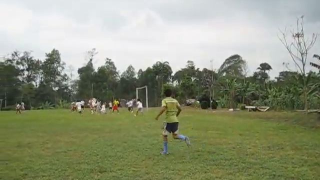 Kevin -- Boy in Bua смотреть онлайн