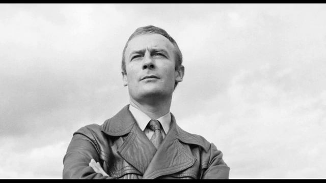Edward Woodward - I Wonder Who's Kissing Her Now (1975) смотреть онлайн