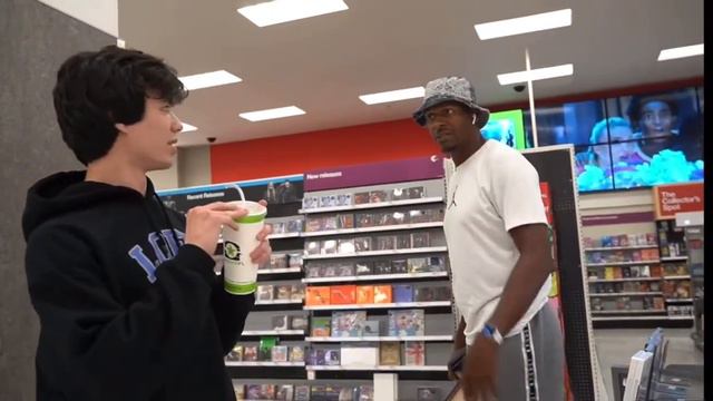 This nitwit did a fake fart prank on Ray Allen смотреть онлайн