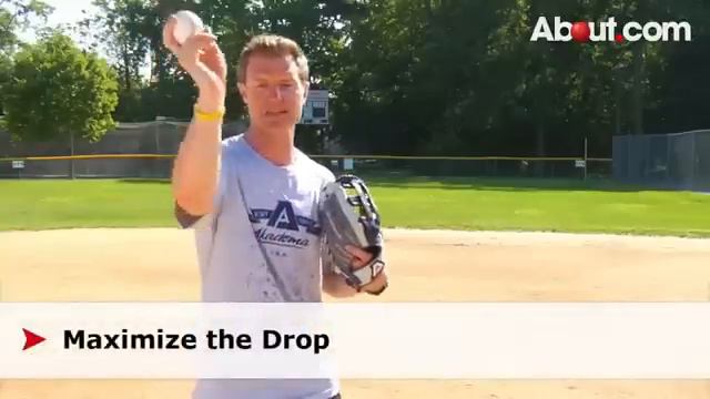 Akadema Vice President Kris Totten Explains The Proper Grip For A Split-Finger Fastball смотреть онлайн
