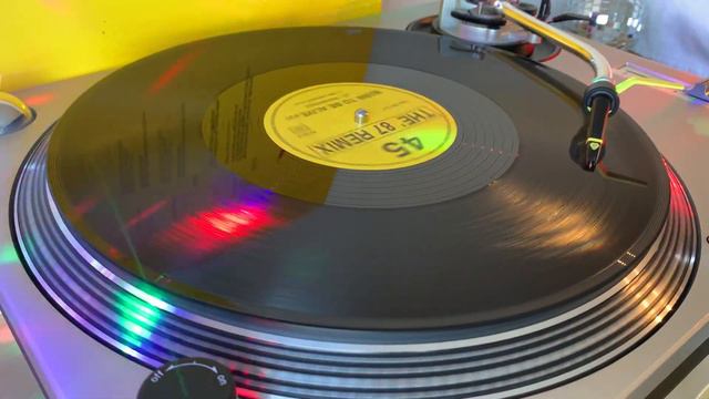 PATRICK HERNANDEZ ” Born To Be Alive ” ( THE’ 87 REMIX ) 5’31 смотреть онлайн