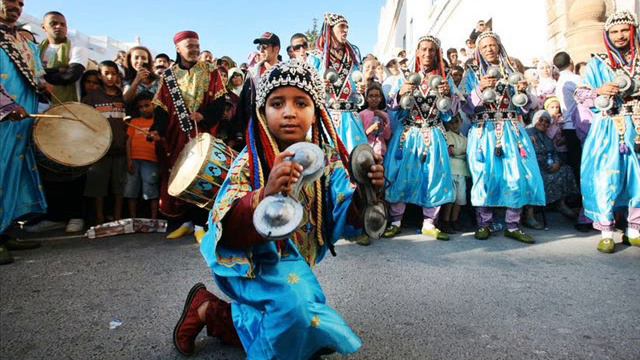 GNAWA lila : Maalim Abdelkader Amlil"Lala Aicha" смотреть онлайн