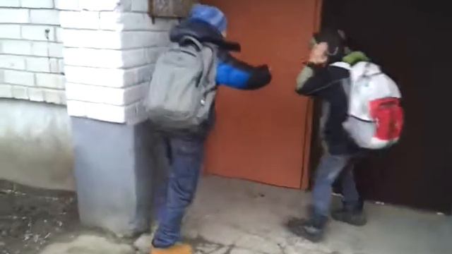 Banditai voge duru rankena смотреть онлайн