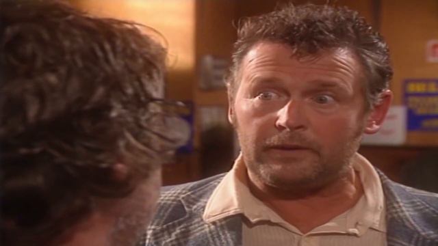 Rab C. Nesbitt Series 3 Episode 2 Touch смотреть онлайн