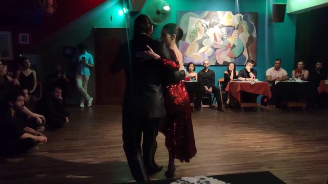 Tango Cascabelito - Osvaldo Pugliese - Mariana Ávila e Alexandre Bellarosa - Tango Baires смотреть онлайн