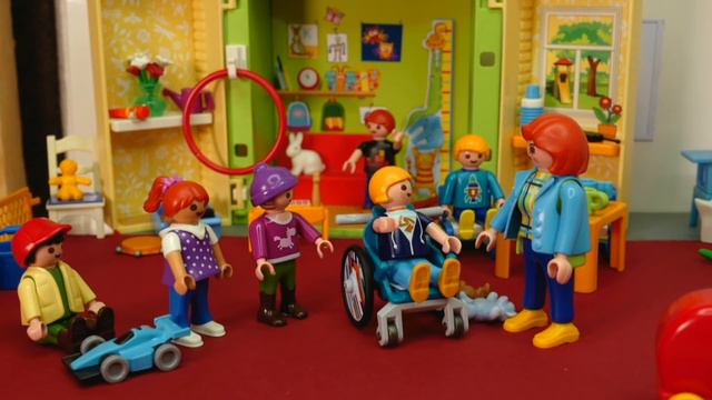 PLAYMOBIL Film Familie Petersen - Nordhof FILM, Folge 16-20 🏥🎉🎄🚜Krankenhaus, Weihnachten,Trecker смотреть онлайн