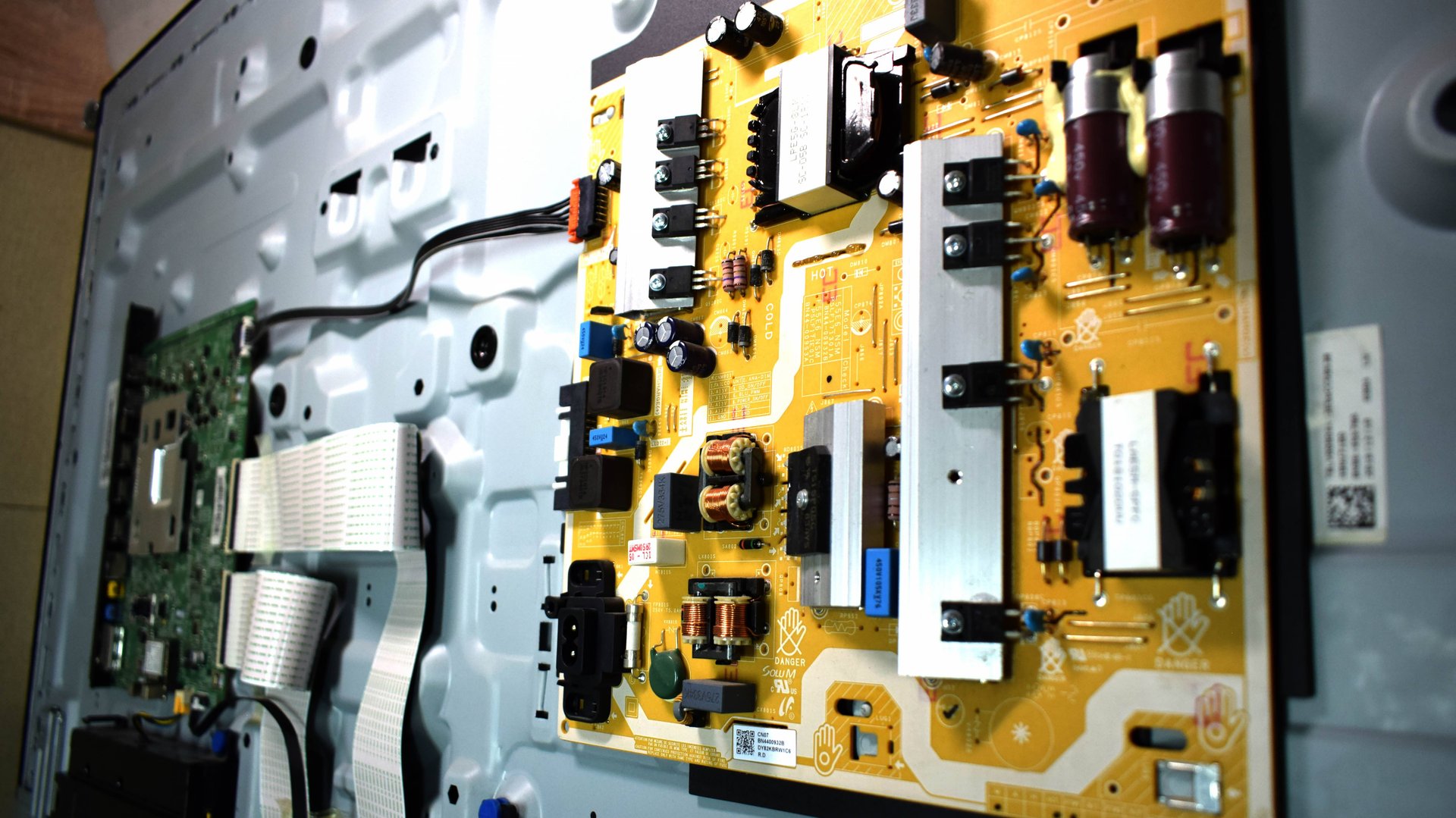 Ремонт телевизора SAMSUNG UE49NU7100U смотреть онлайн