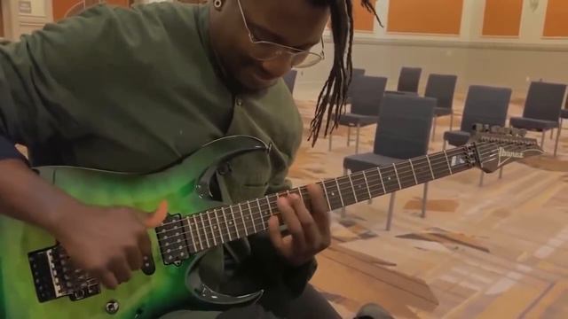Tosin Abasi forgets how to play guitar смотреть онлайн