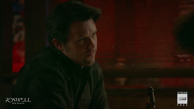 Roswell, New Mexico 1x09 Sneak Peek Songs About Texas HD смотреть онлайн